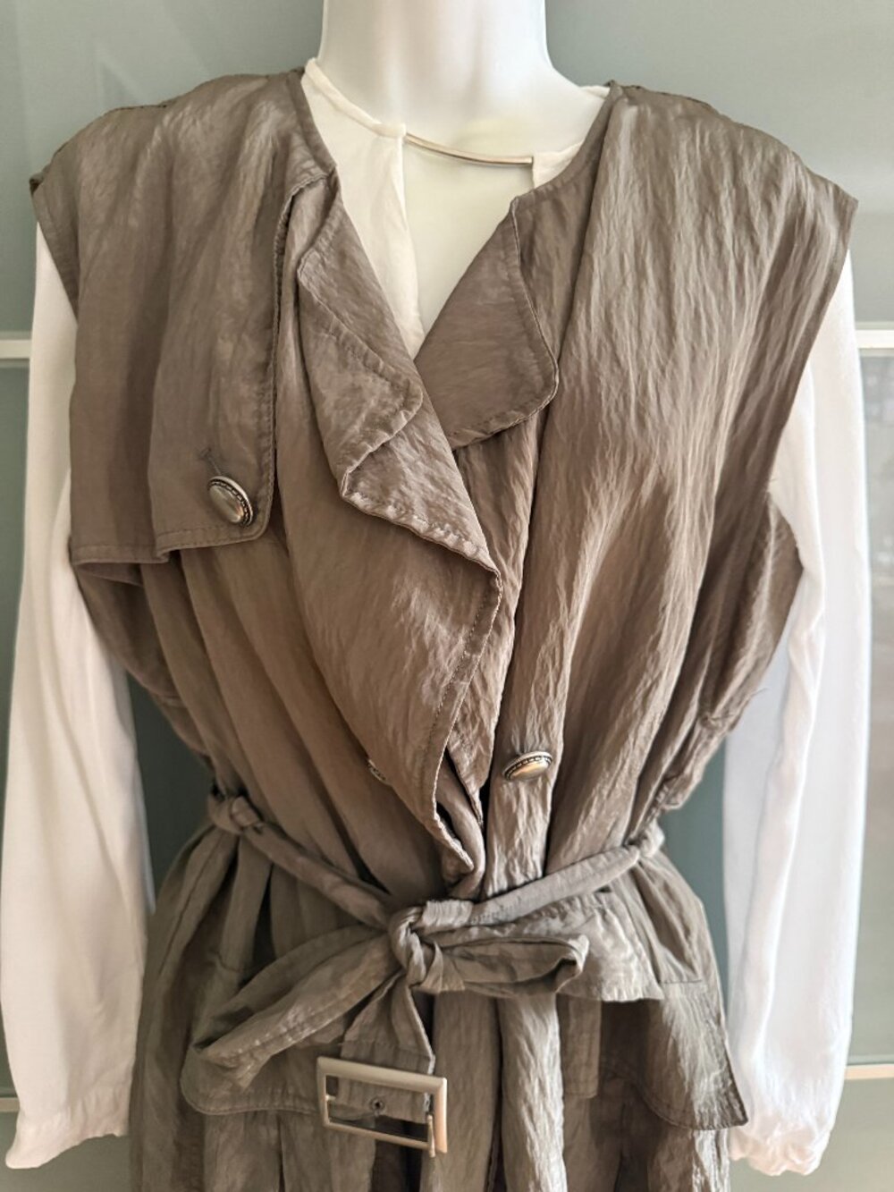 Stunning long oversized vest with chic details NWOT